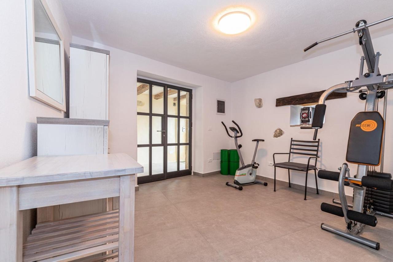 Casa Amelia In Pićan Εξωτερικό φωτογραφία