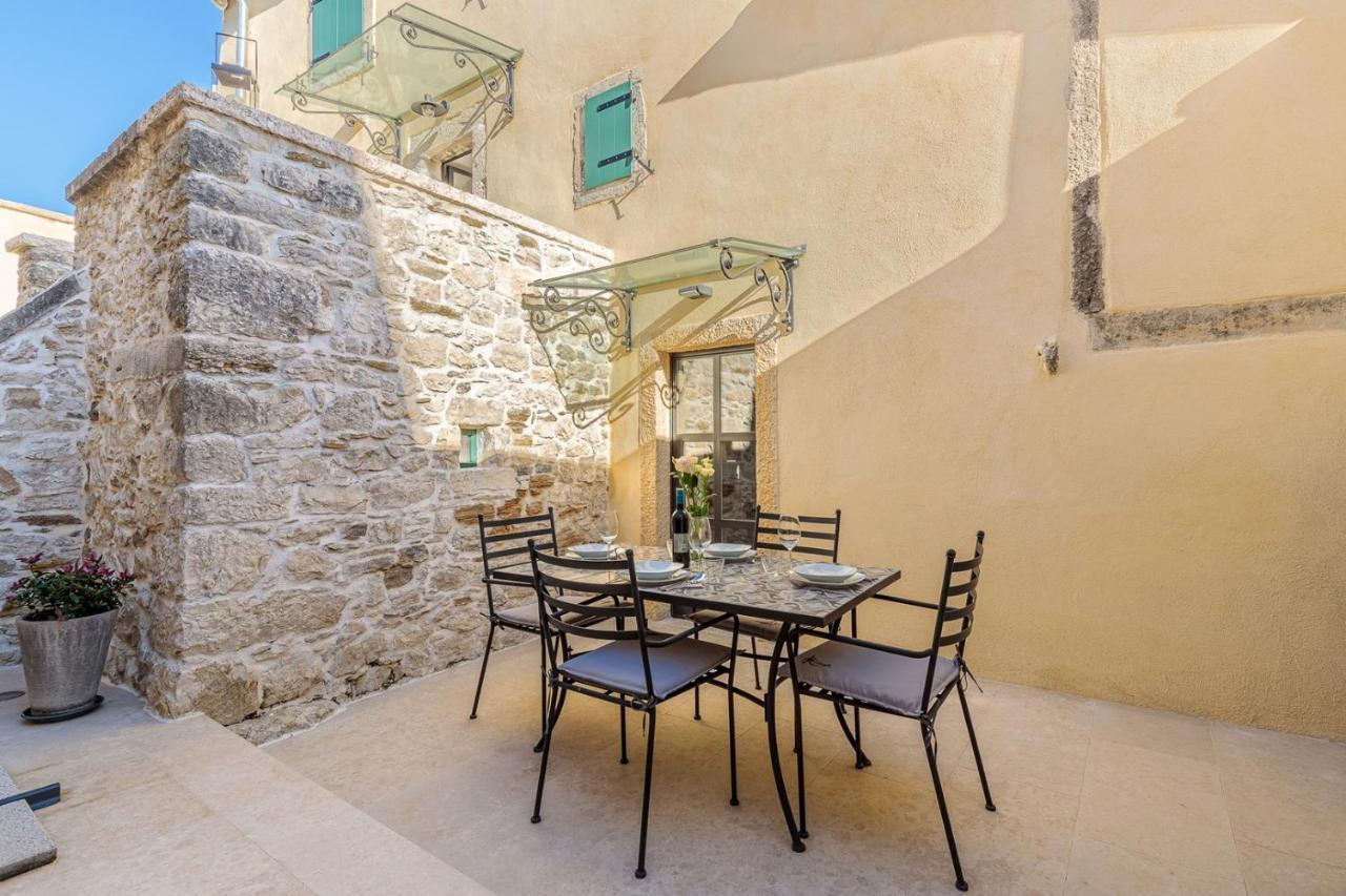 Casa Amelia In Pićan Εξωτερικό φωτογραφία