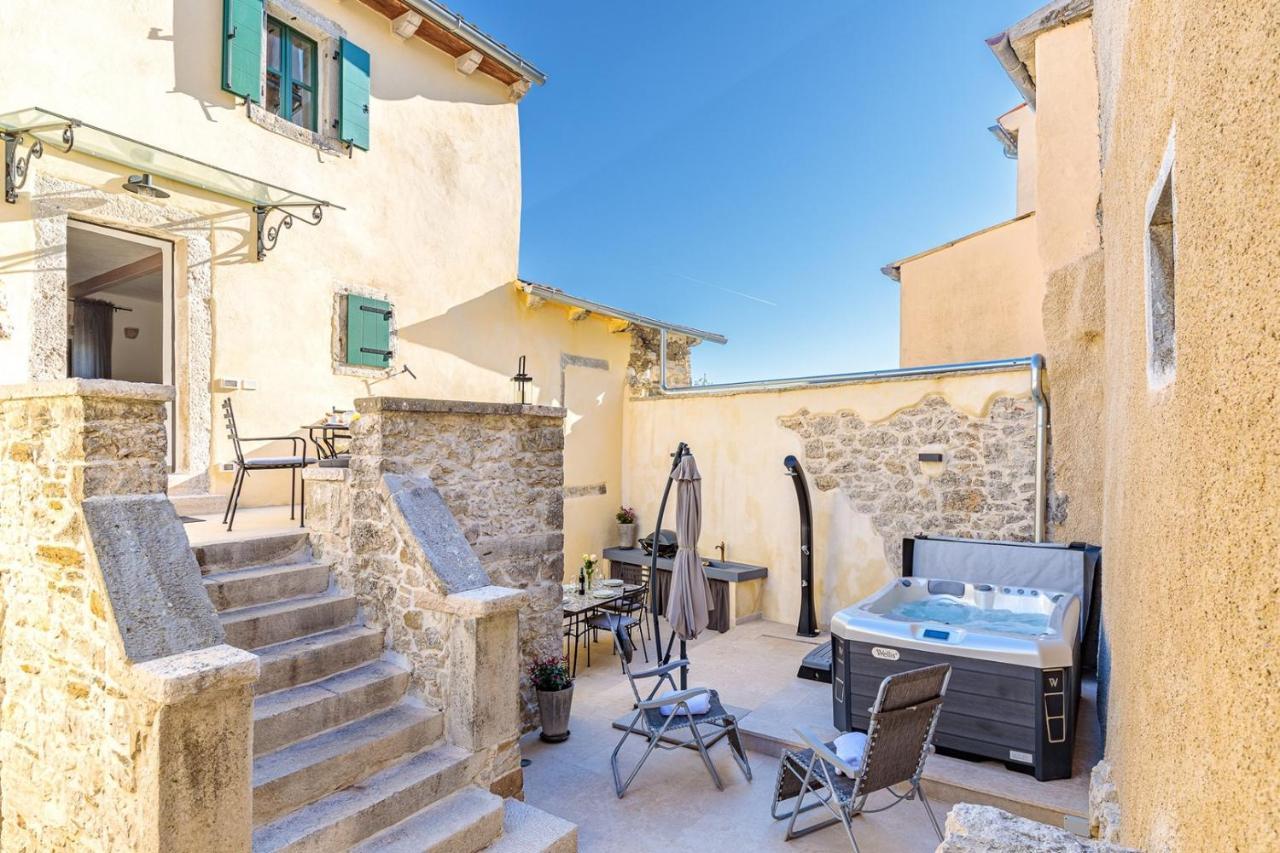 Casa Amelia In Pićan Εξωτερικό φωτογραφία