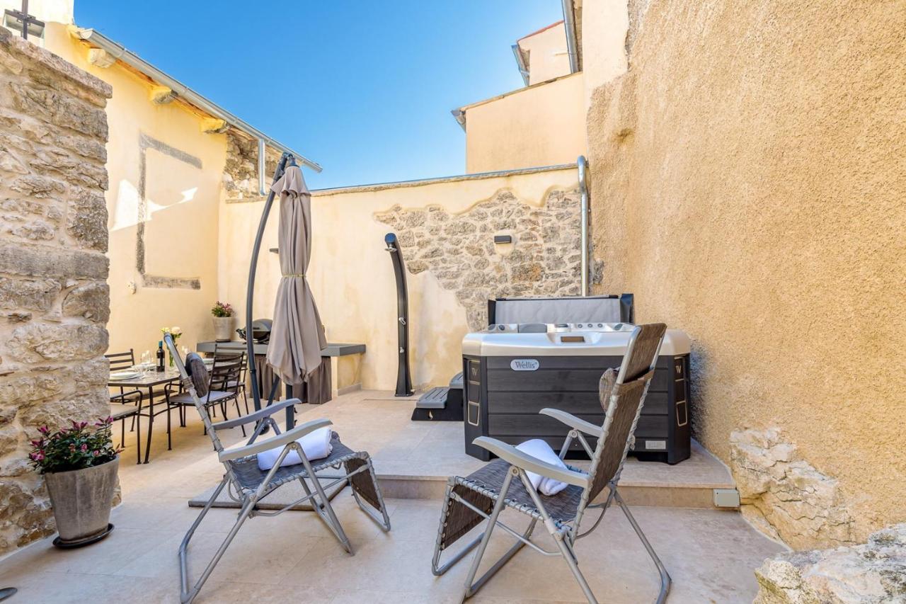 Casa Amelia In Pićan Εξωτερικό φωτογραφία