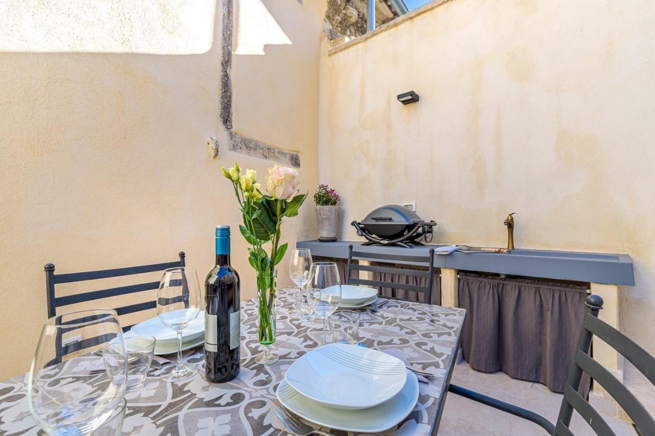 Casa Amelia In Pićan Εξωτερικό φωτογραφία