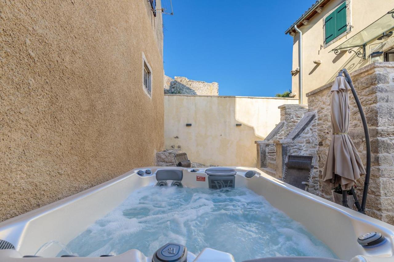 Casa Amelia In Pićan Εξωτερικό φωτογραφία